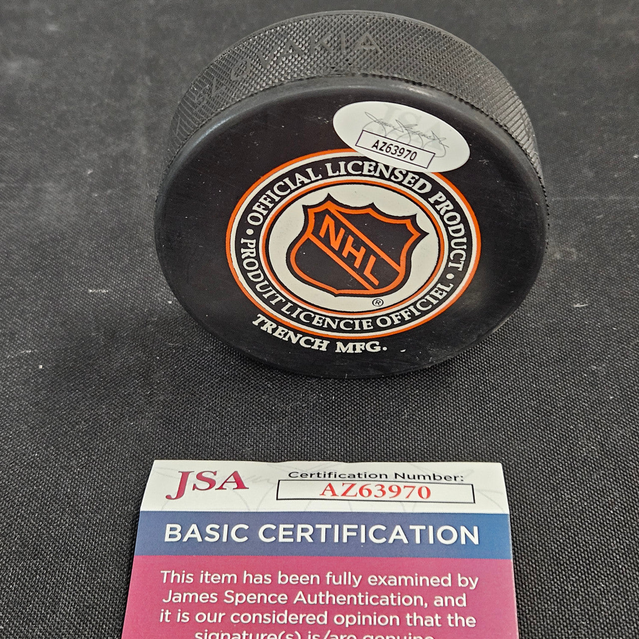 Bobby Hull Signed Autographed Logo Puck JSA *970