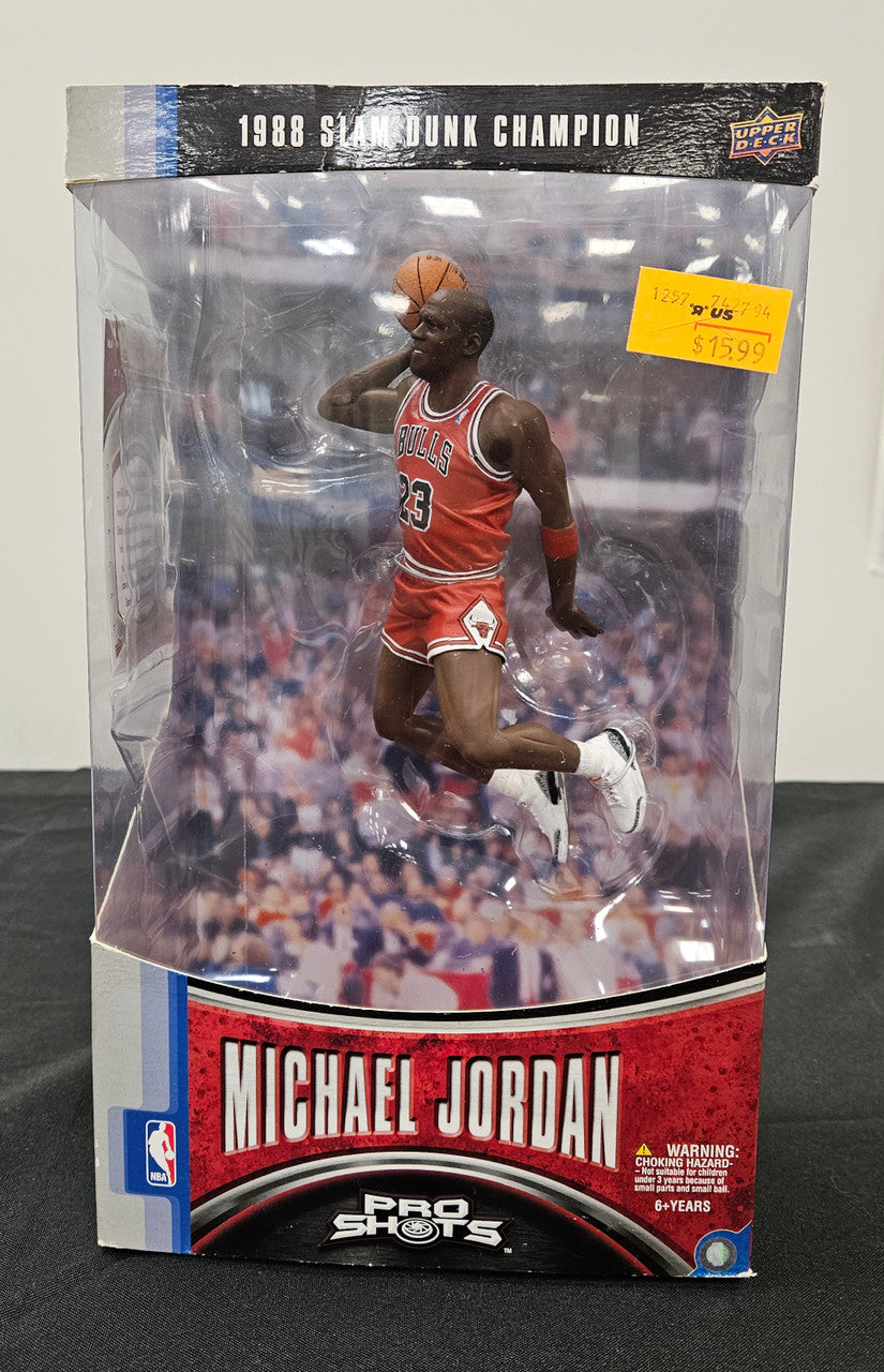 2009 Upper Deck Pro Shots Michael Jordan 1988 Slam Dunk Champion Figure W/ Card
