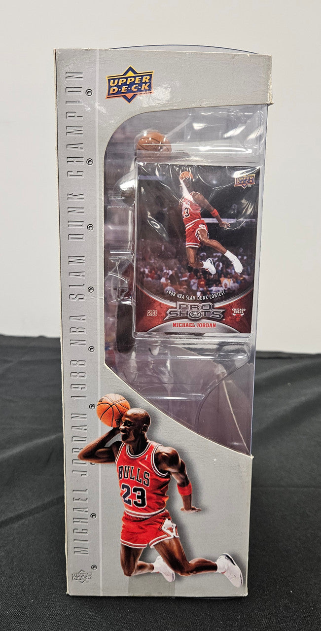 2009 Upper Deck Pro Shots Michael Jordan 1988 Slam Dunk Champion Figure W/ Card