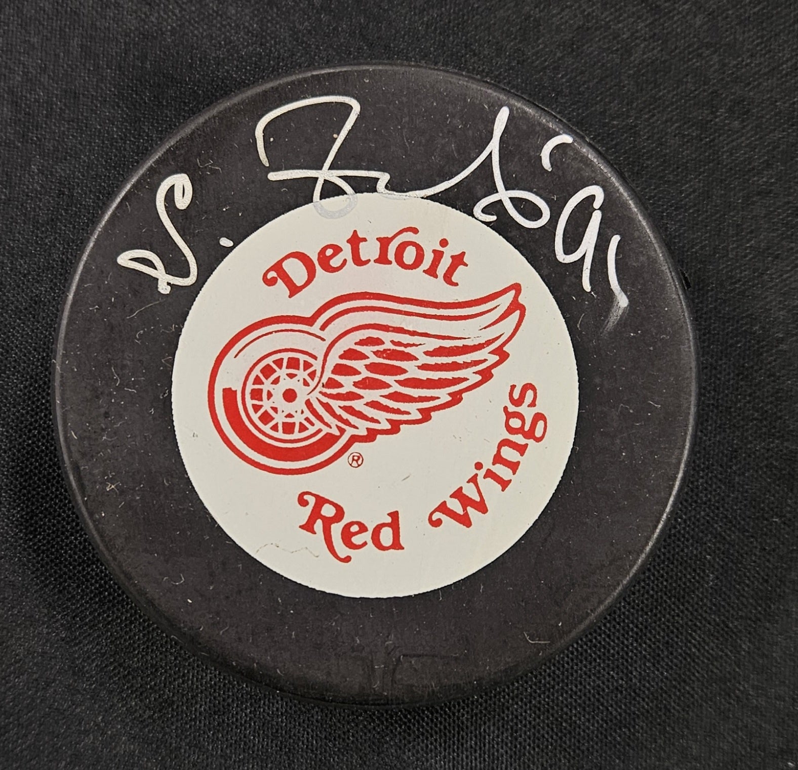 Sergei Fedorov Signed Autographed NHL Puck JSA Authentic