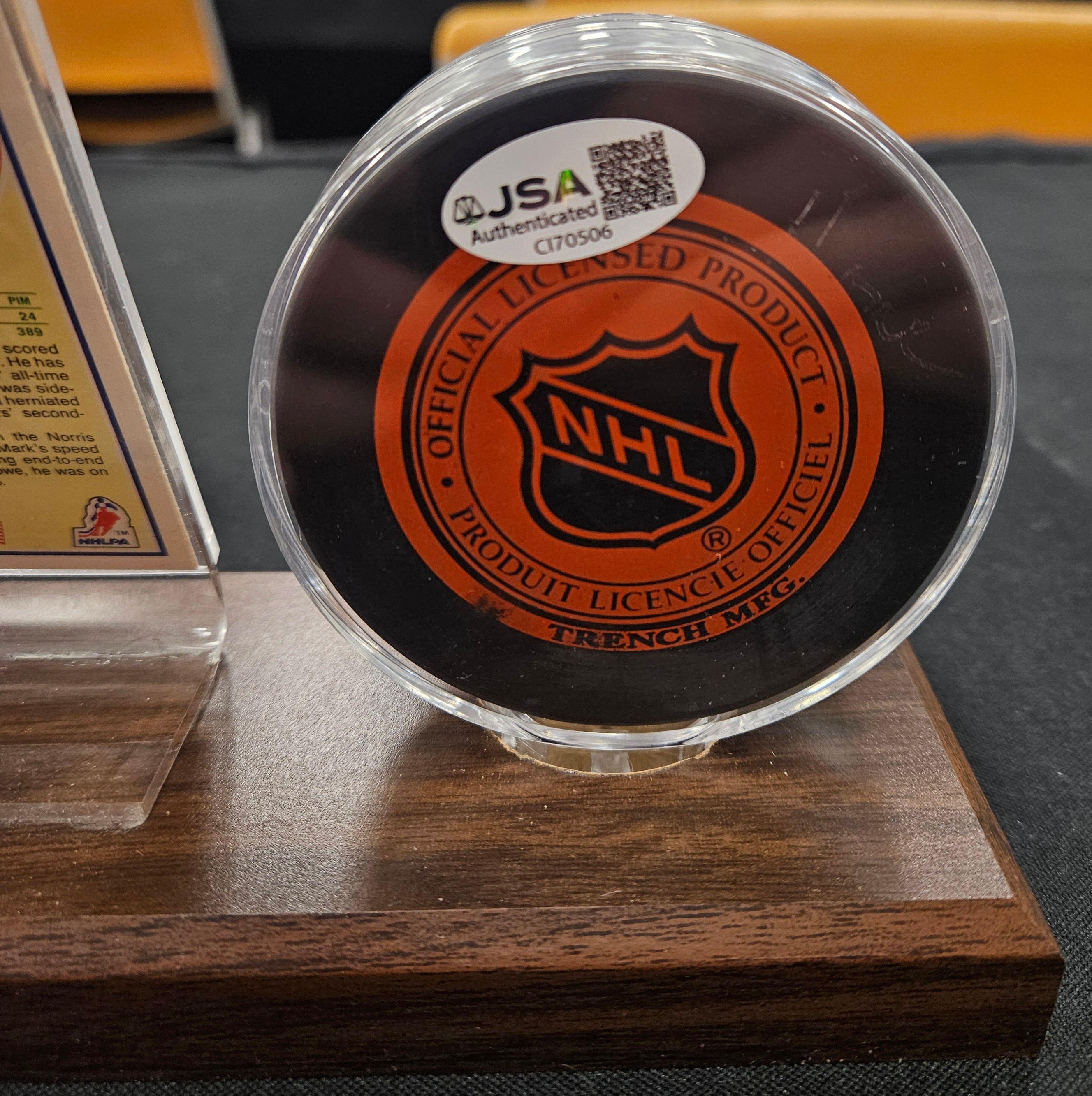 Mark Howe Signed Autographed Puck & Card #220 JSA Authentic