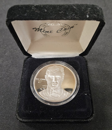 1998 Highland Mint Steve Yzerman One Troy Ounce .999 Fine Silver Coin /5000