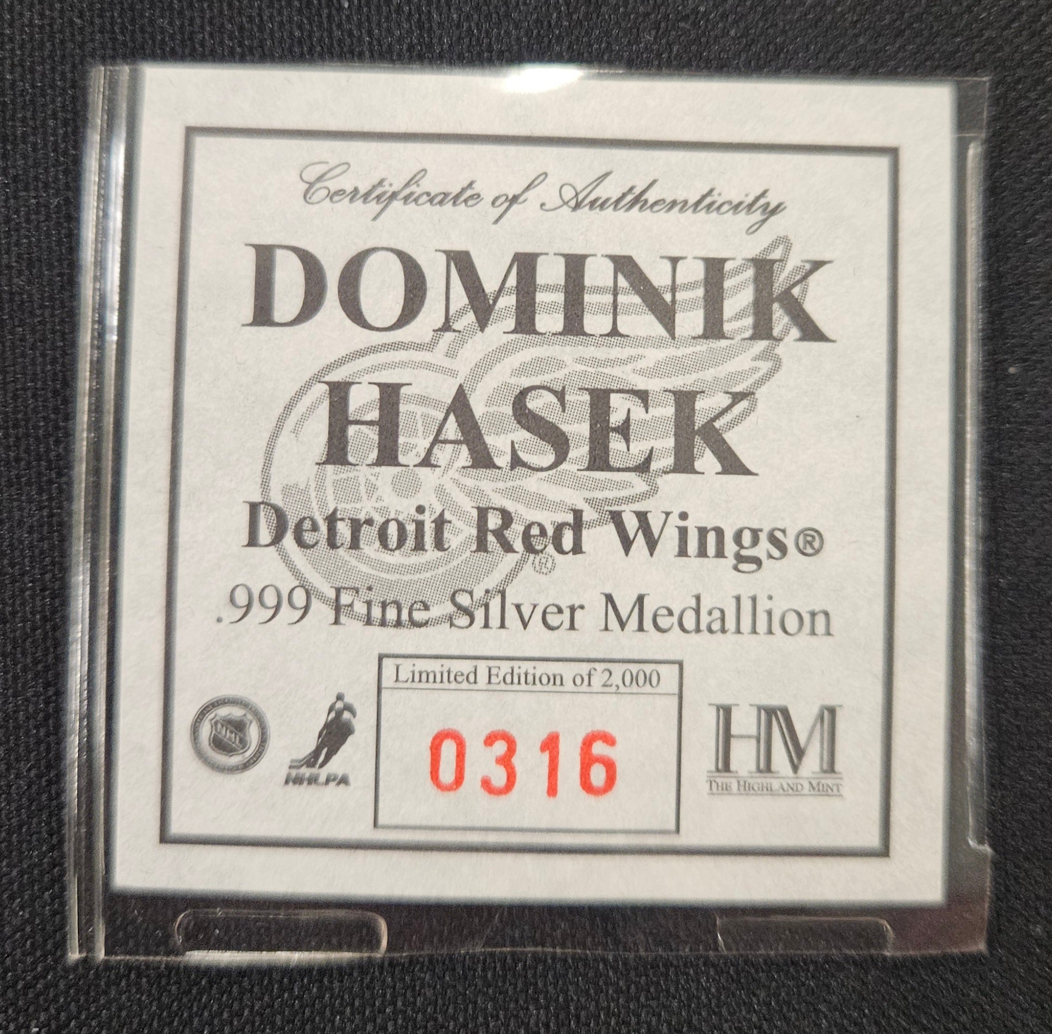 Highland Mint Dominik Hasek One Troy Ounce .999 Fine Silver Medallion Coin /2000