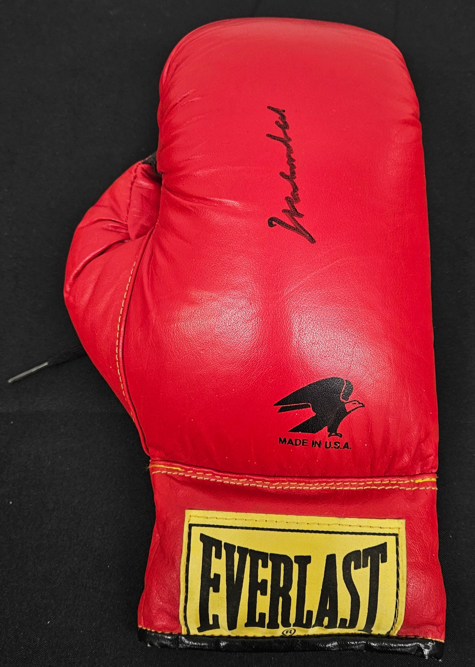 Muhammad Ali Signed Autographed Everlast Boxing Glove JSA Authentic *767