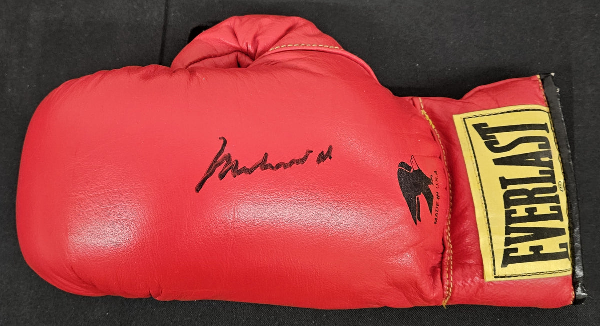 Muhammad Ali Signed Autographed Everlast Boxing Glove JSA Authentic *770
