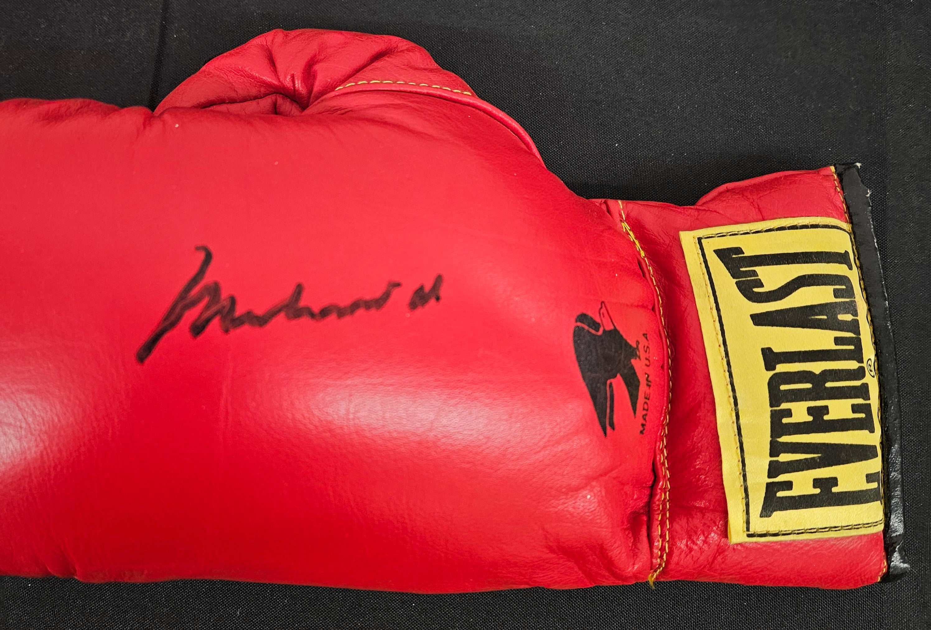 Muhammad Ali Signed Autographed Everlast Boxing Glove JSA Authentic *770