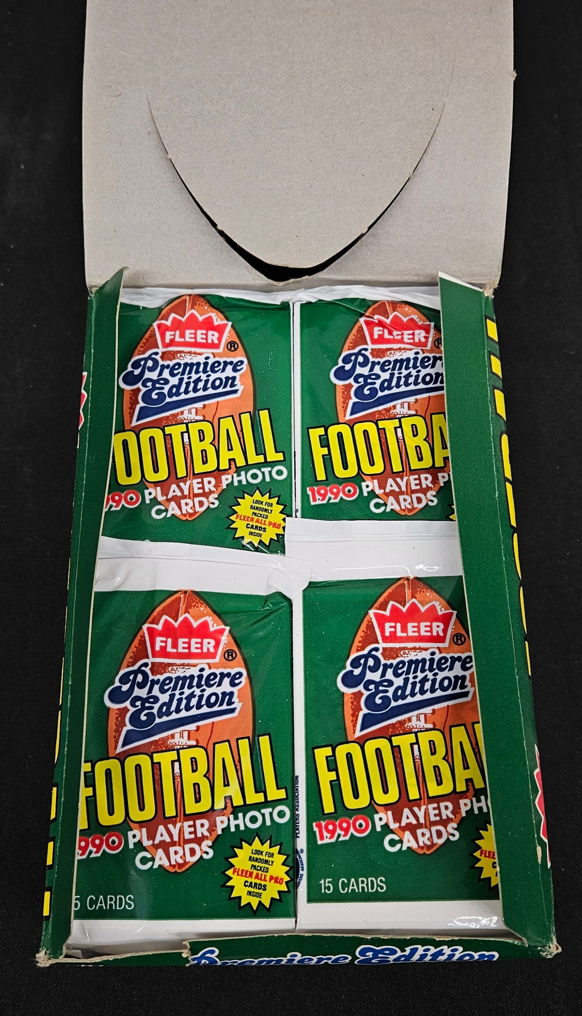 1990 Fleer Football Box / 36 Sealed Packs