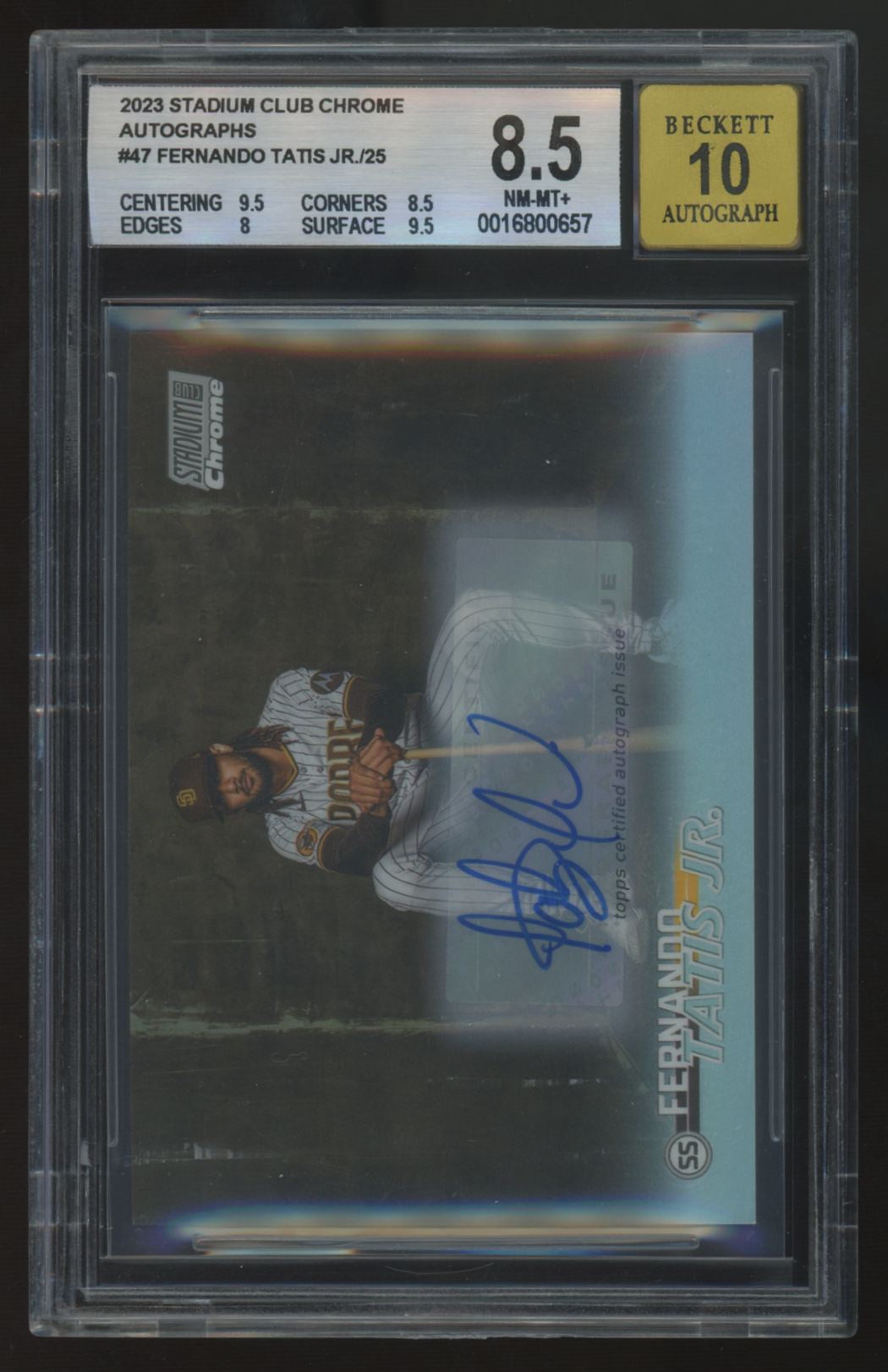 2023 Stadium Club Chrome Fernando Tatis Jr. Auto /25 #47 BGS 8.5 10