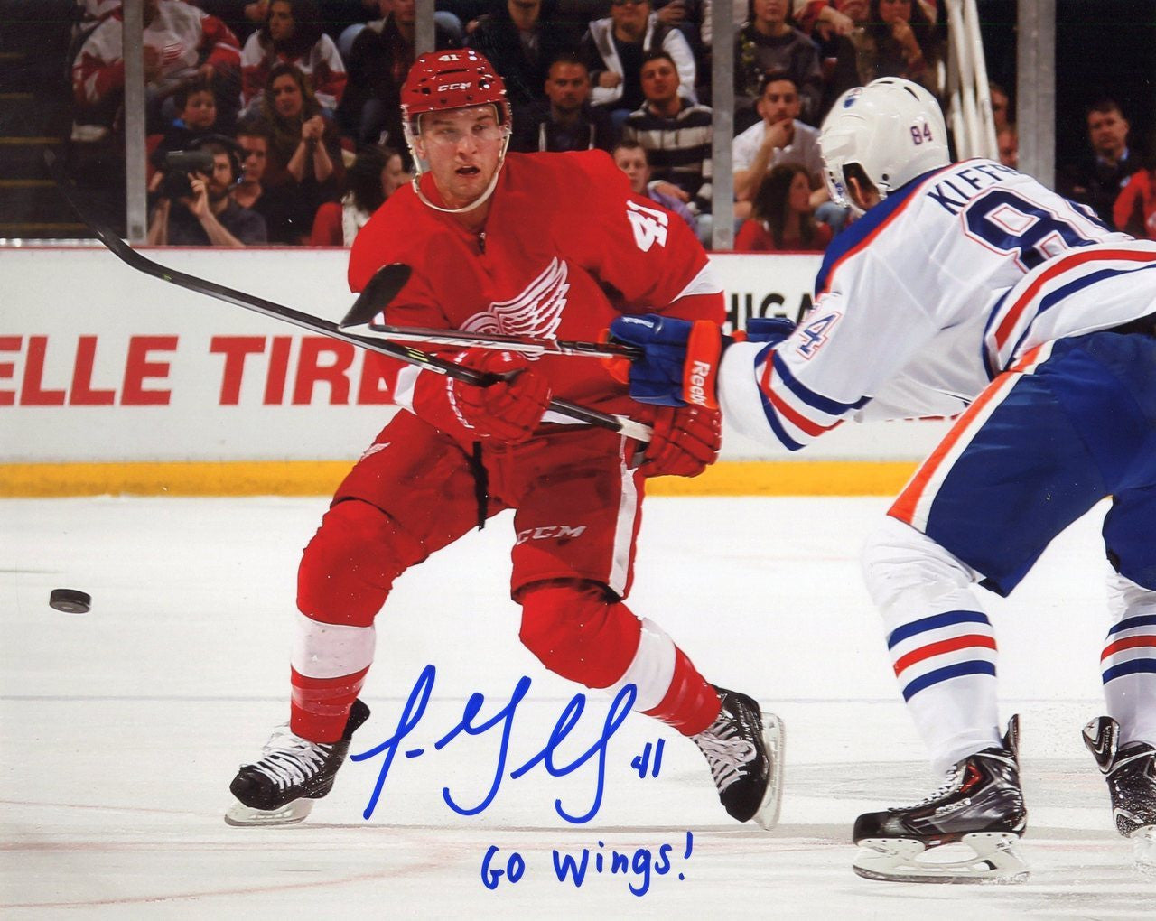 Luke Glendening Detroit Red Wings NHL Autograph 16x20 Photo Red Jersey