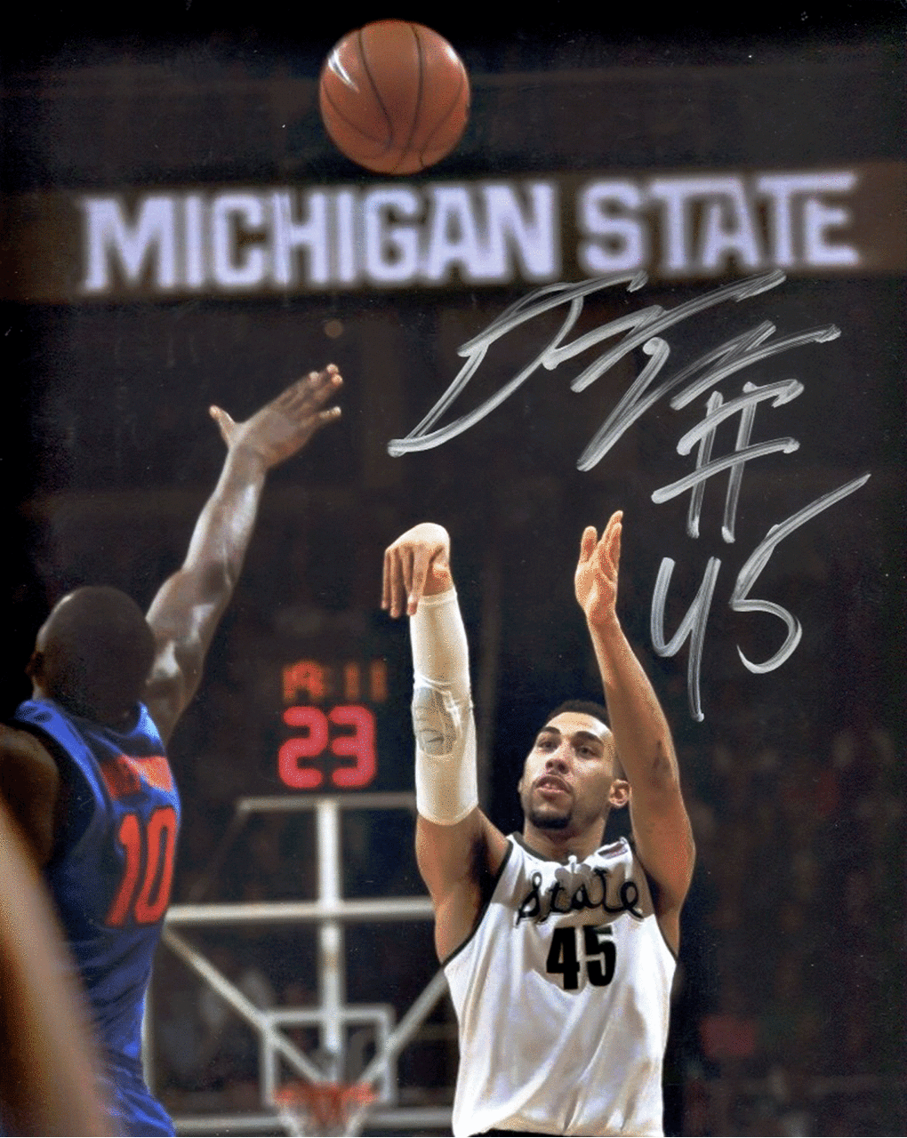 Denzel Valentine Shooting Over A Florida Defender 16x20 Photo