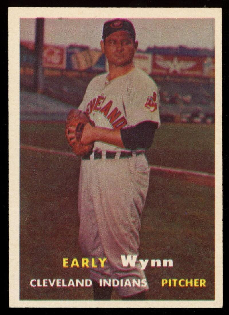 1957 Topps Vintage Baseball #40 Early Wynn HOF Cleveland Indians - Near Mint
