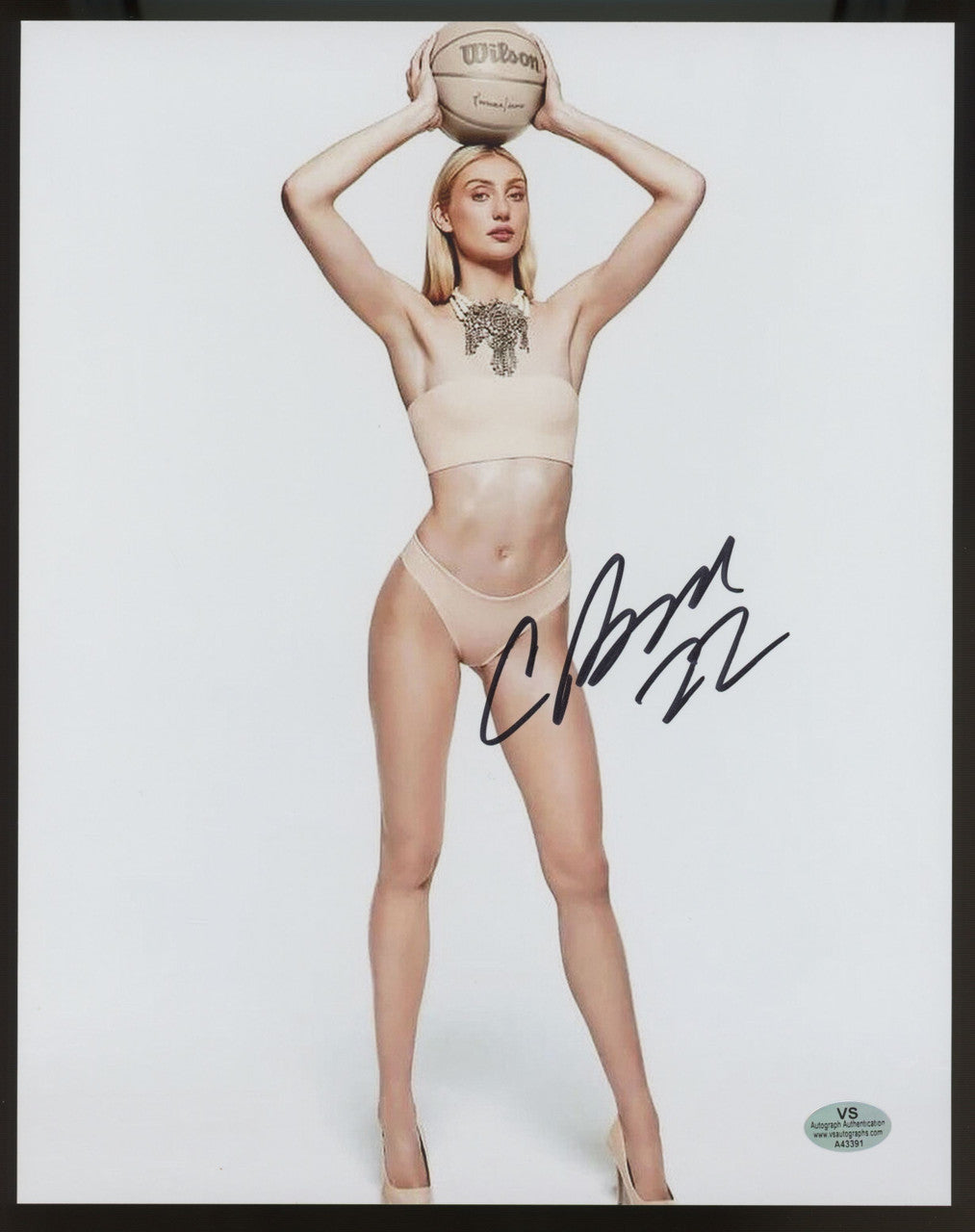 Cameron Brink Signed Autographed 8x10 Photo VS Authentication