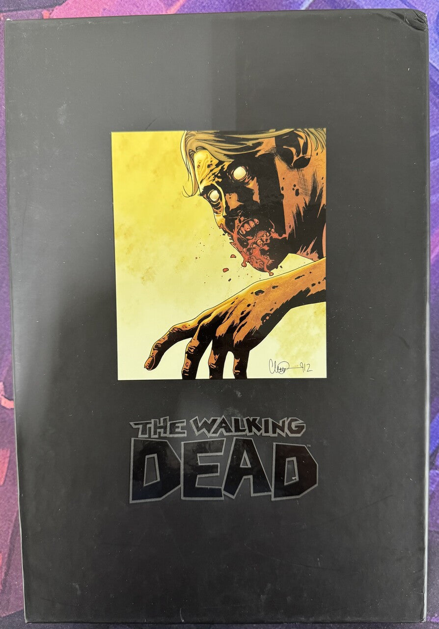 Image The Walking Dead Volume 4 Omnibus Deluxe Edition (A)