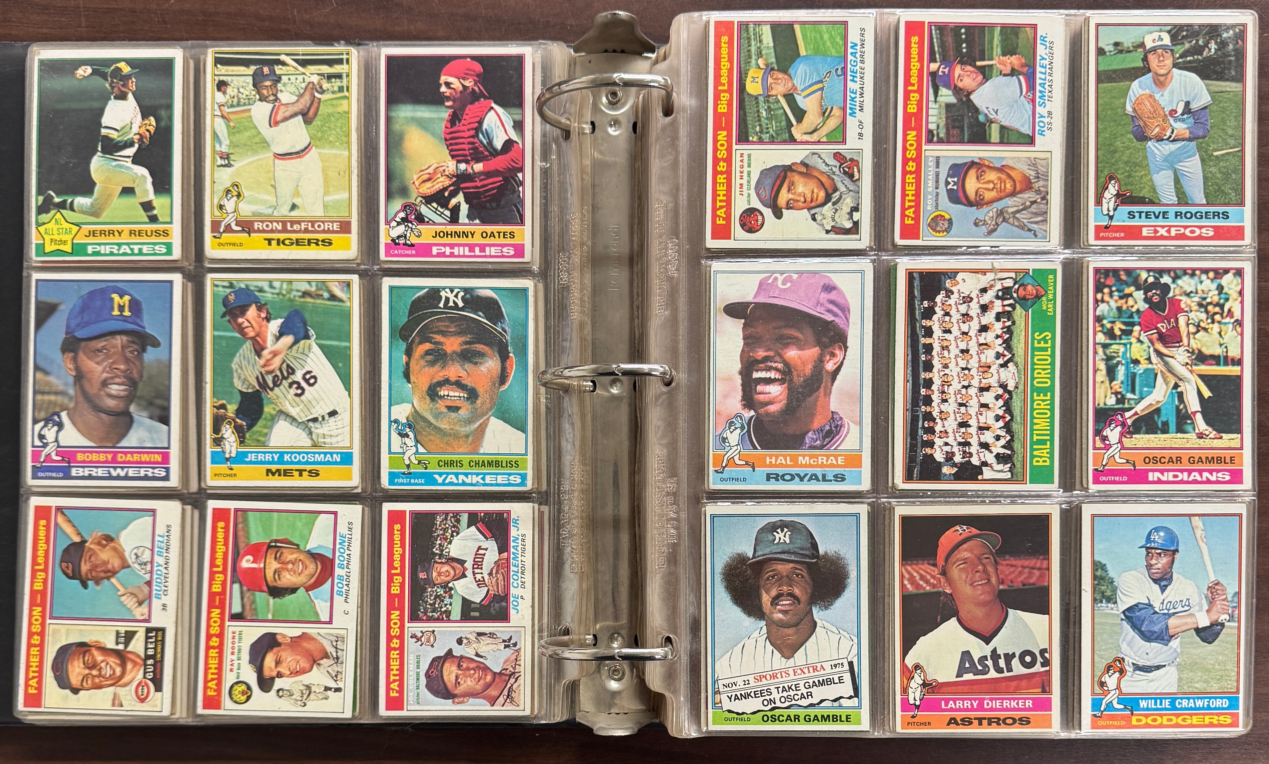 1976 Topps Baseball Set Complete in Binder G/VG