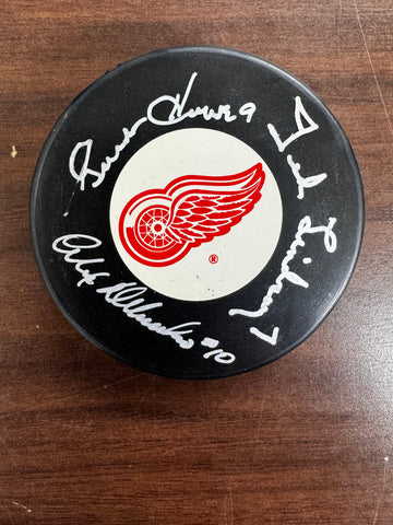 Howe Lindsay DelVecchio Signed Autographed Red Wings Hockey Puck JSA