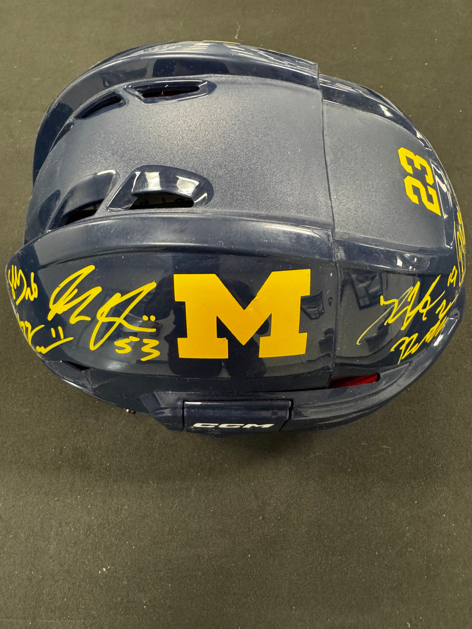 Michigan 2023 Frozen Four Team Signed Autographed Helmet Hughes +++ Rinkside