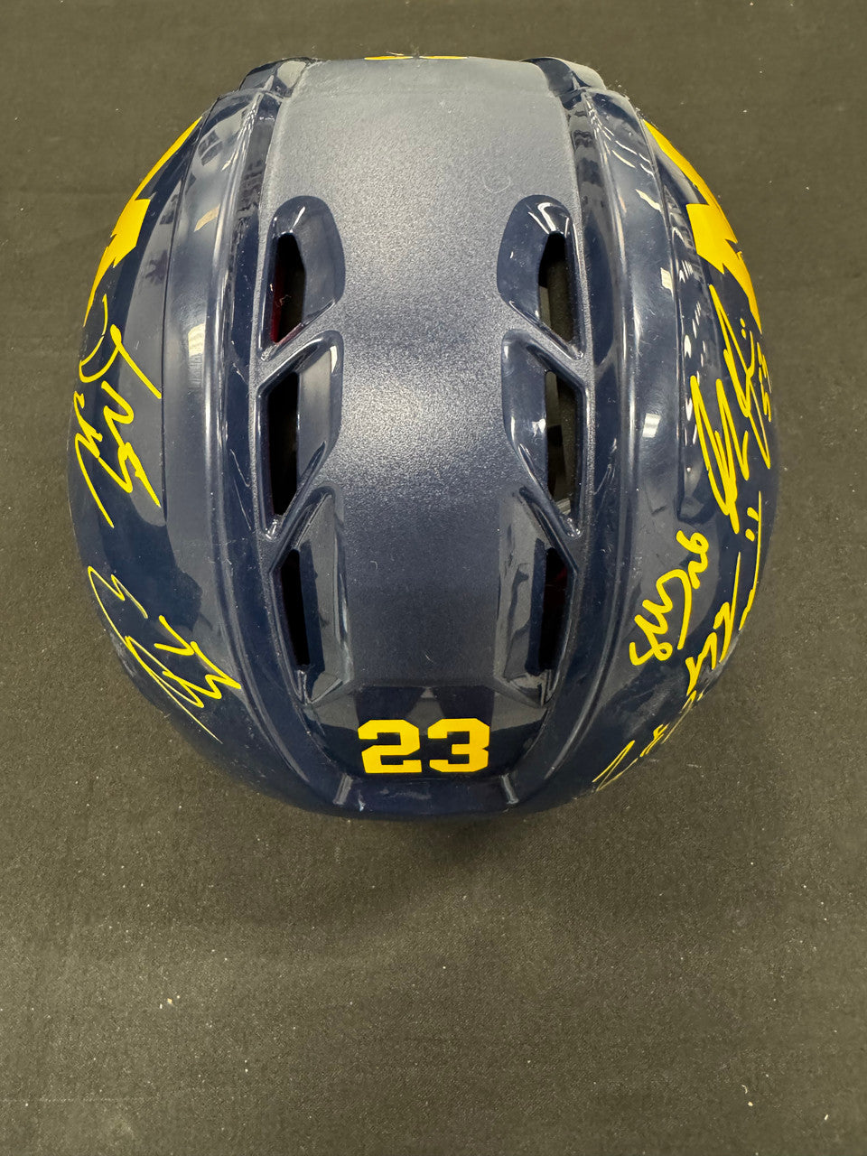 Michigan 2023 Frozen Four Team Signed Autographed Helmet Hughes +++ Rinkside