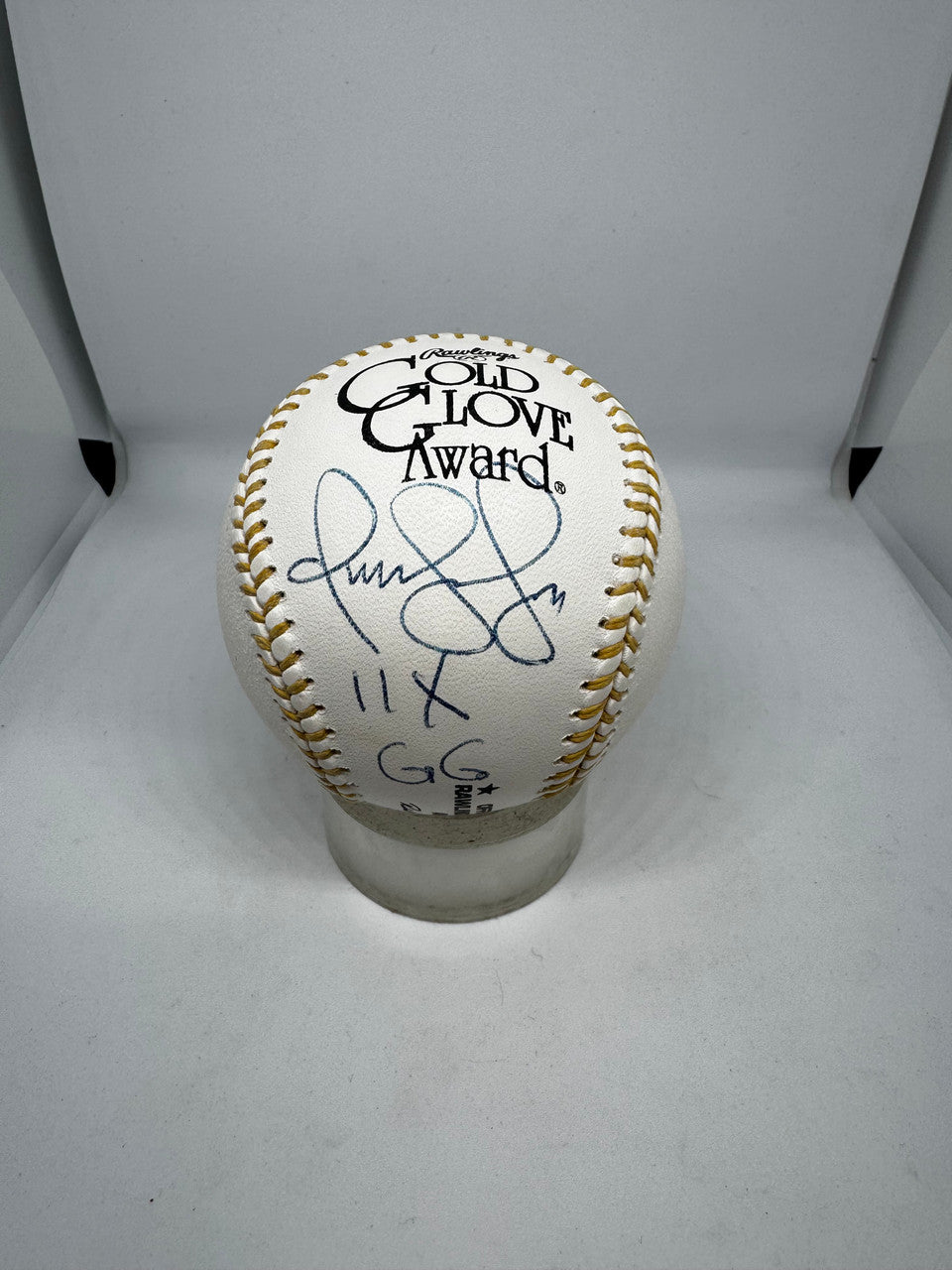 Omar Vizquel Signed Autographed Rawlings Official Gold Glove Award Baseball JSA