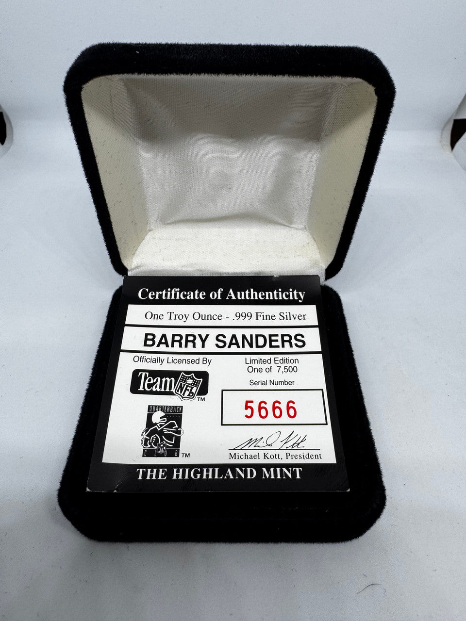 Highland Mint Barry Sanders 1 Troy Ounce .999 Fine Silver Coin In Case #5666