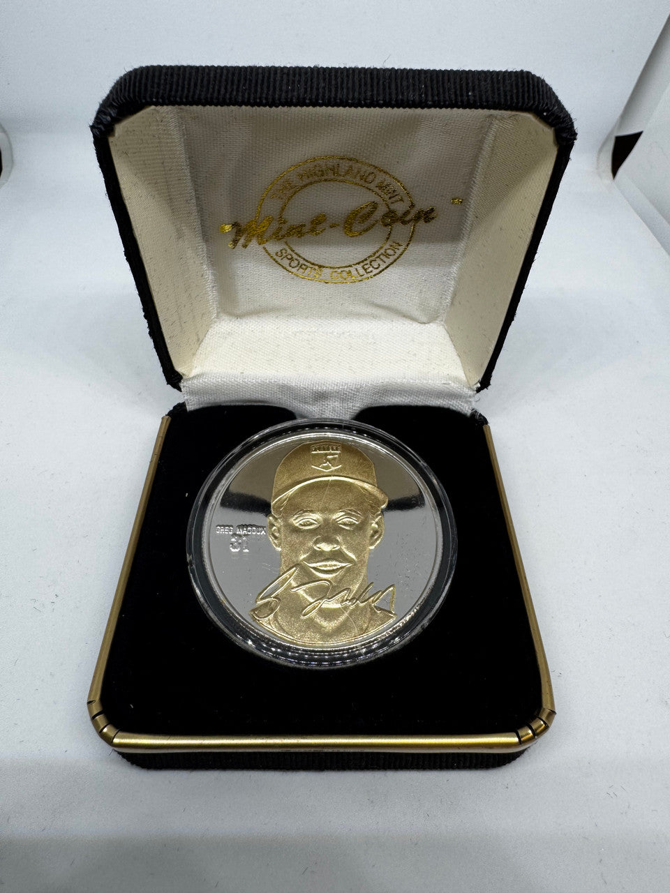 Highland Mint Greg Maddux 1 Troy Ounce .999 Fine Silver Coin In Case #1106