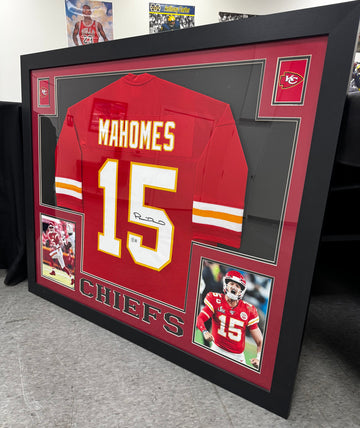 Patrick Mahomes Signed Autographed Jersey Framed (Beckett Auth)