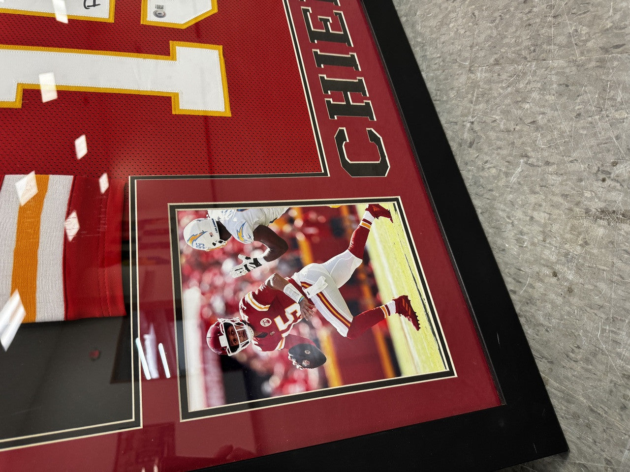 Patrick Mahomes Signed Autographed Jersey Framed (Beckett Auth)