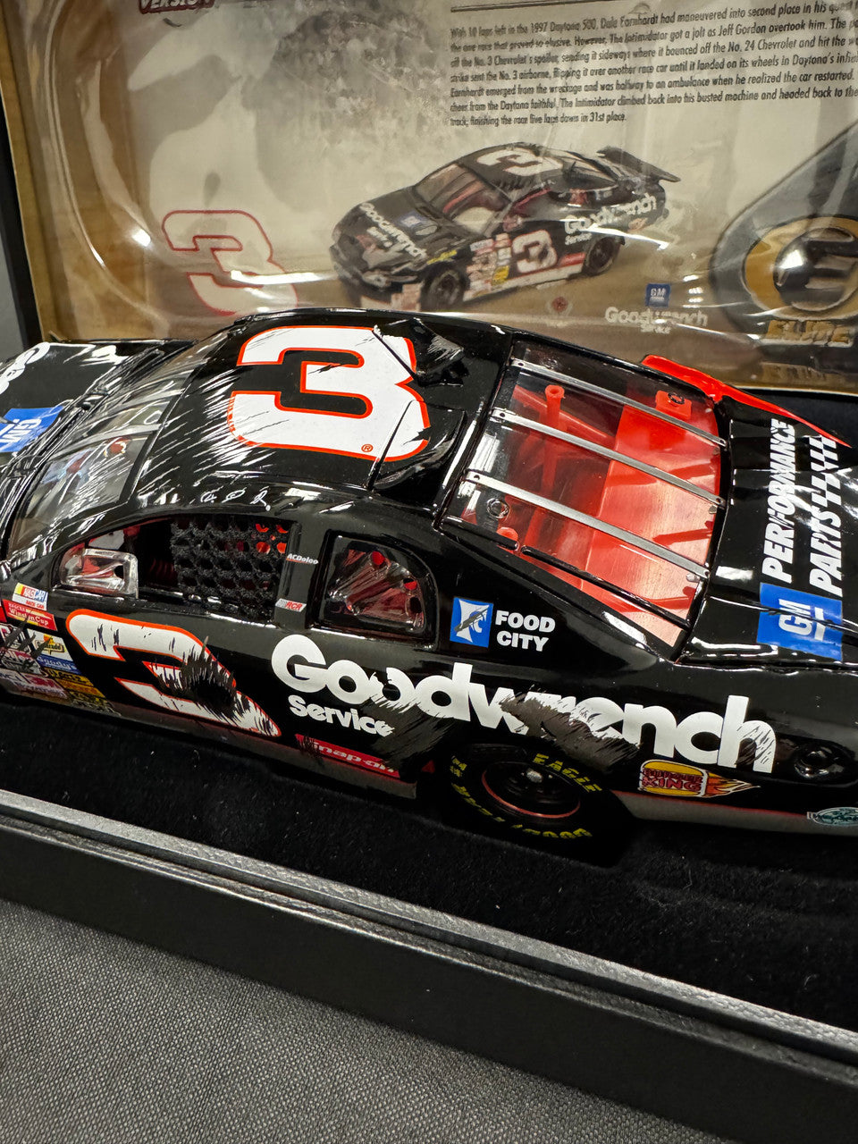Action Elite Dale Earnhardt #3 1997 GM Goodwrench Monte Carlo (Raced) 1:24