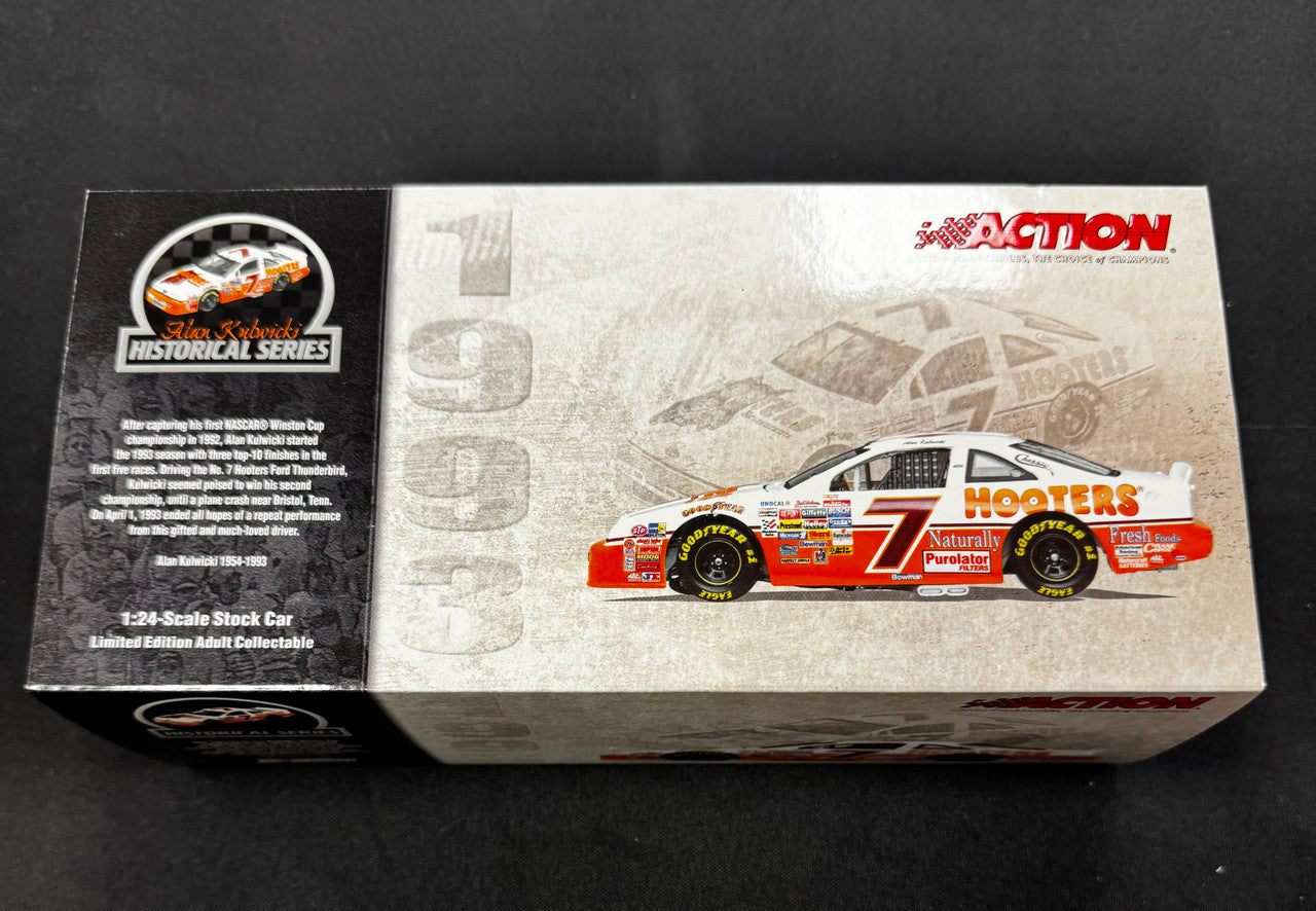 Action Racing Alan Kulwicki #7 1993 Hooters Ford Thunderbird 1:24