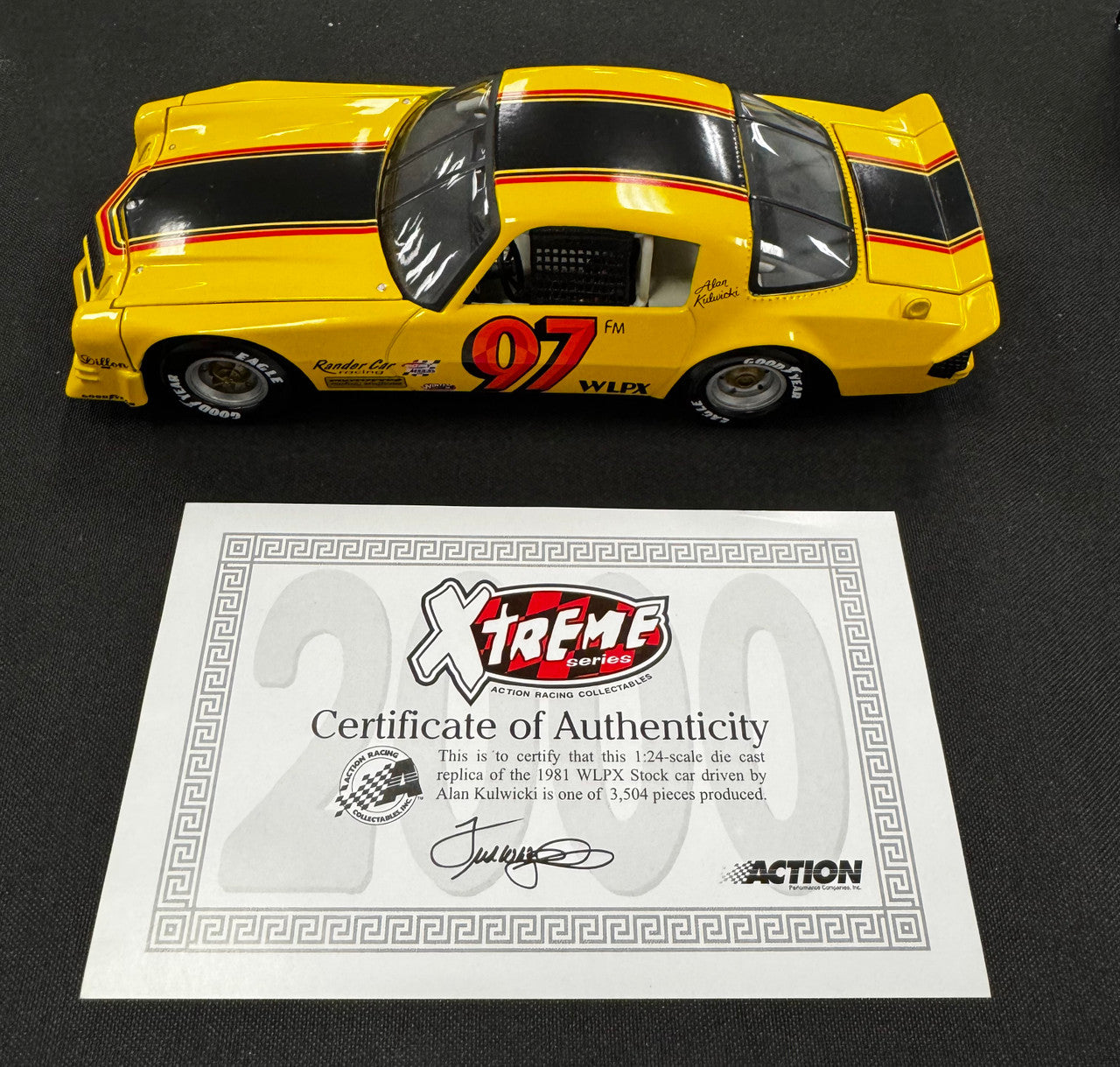 Action Racing Alan Kulwicki #97 1981 WLPX 1981 Chevy Camaro 1:24