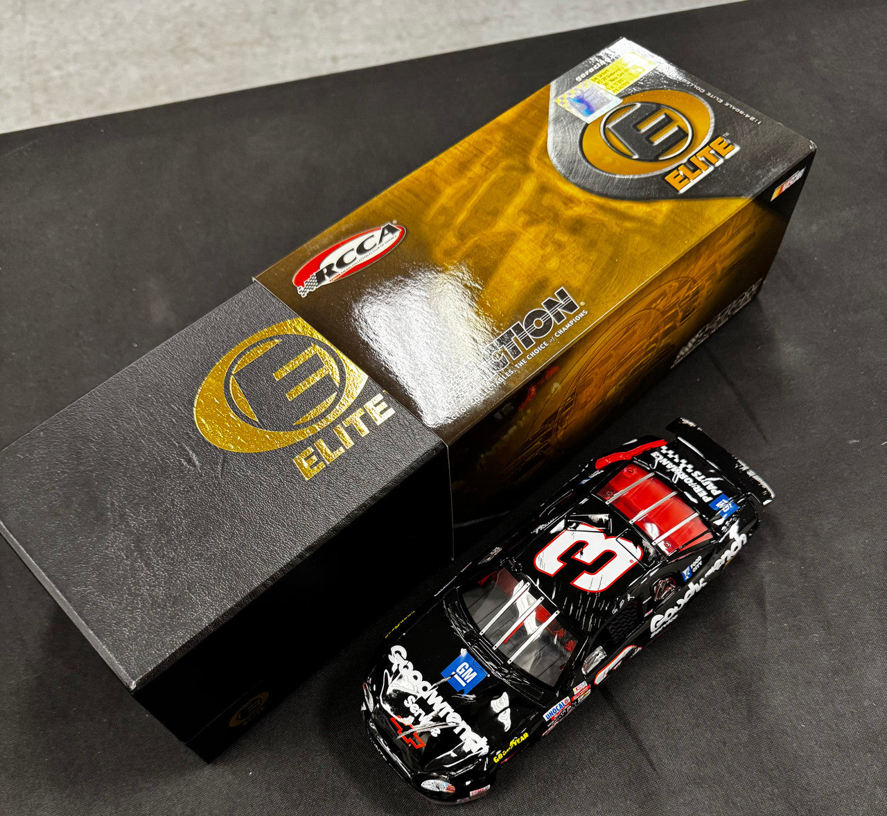 Action Elite Dale Earnhardt #3 1997 GM Goodwrench Monte Carlo (Raced) 1:24