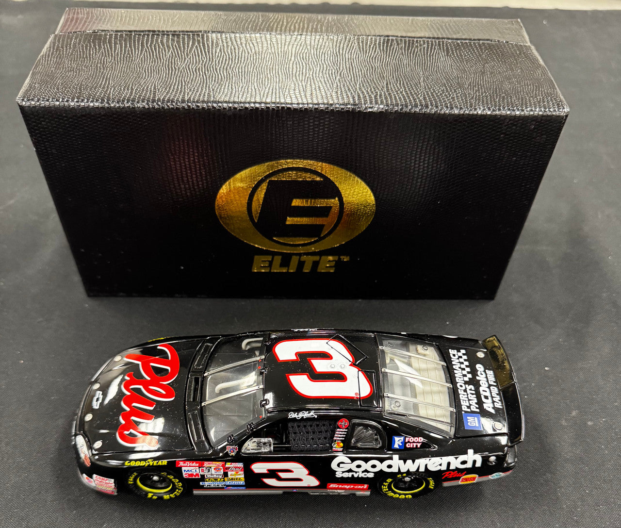 Action Elite Dale Earnhardt #3 1998 Goodwrench Service+ Monte Carlo (Raced) 1:24
