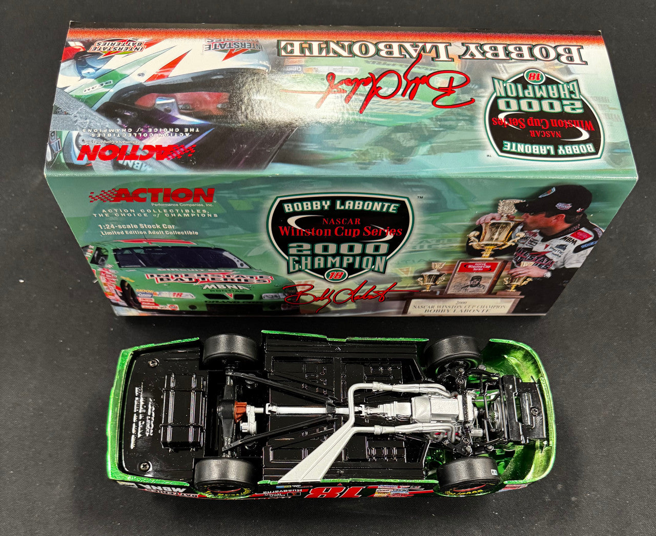 Action Bobby Labonte #18 2001 Interstate Batteries Pontiac Championship 1:24