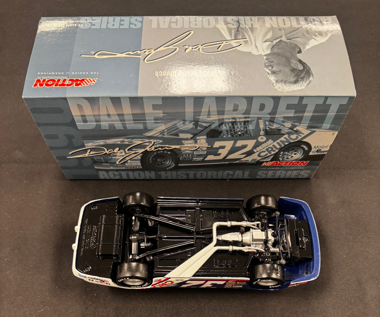 Action Racing Dale Jarrett #32 1990 Nestle Crunch Pontiac Grand Prix 1:24