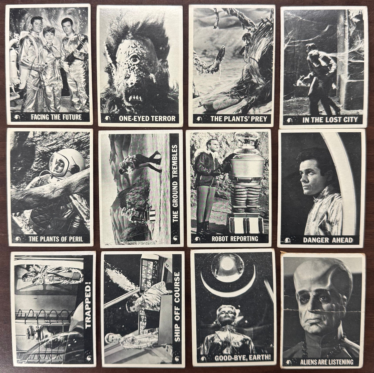 1966 Topps Lost in Space Card Lot Fair