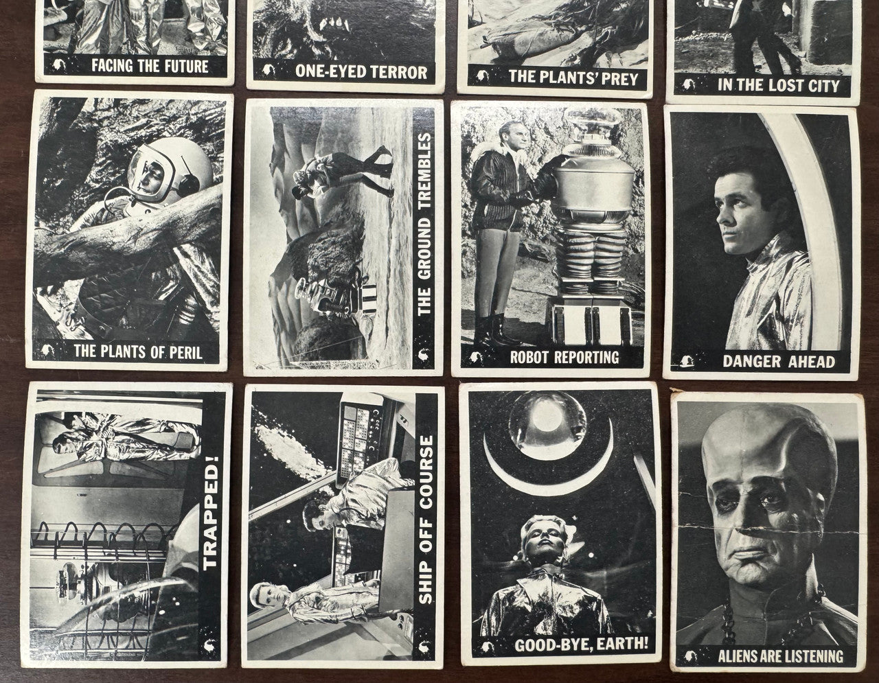 1966 Topps Lost in Space Card Lot Fair