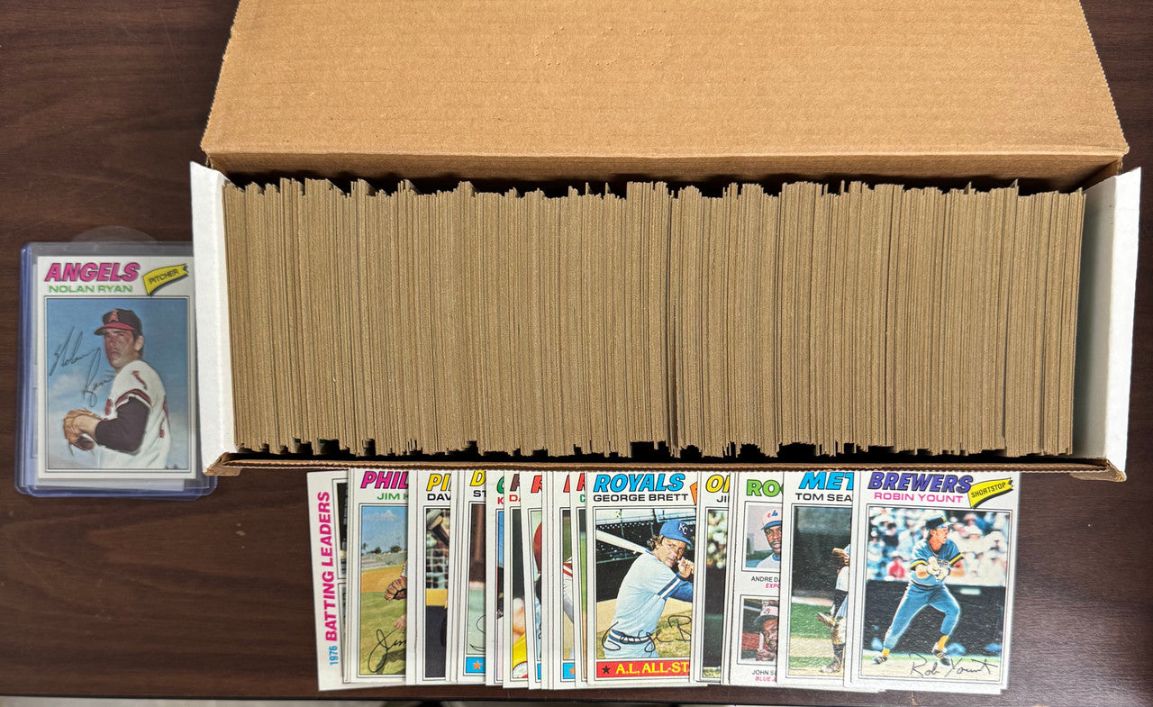 1977 Topps Baseball Complete Set (660) NM/MT