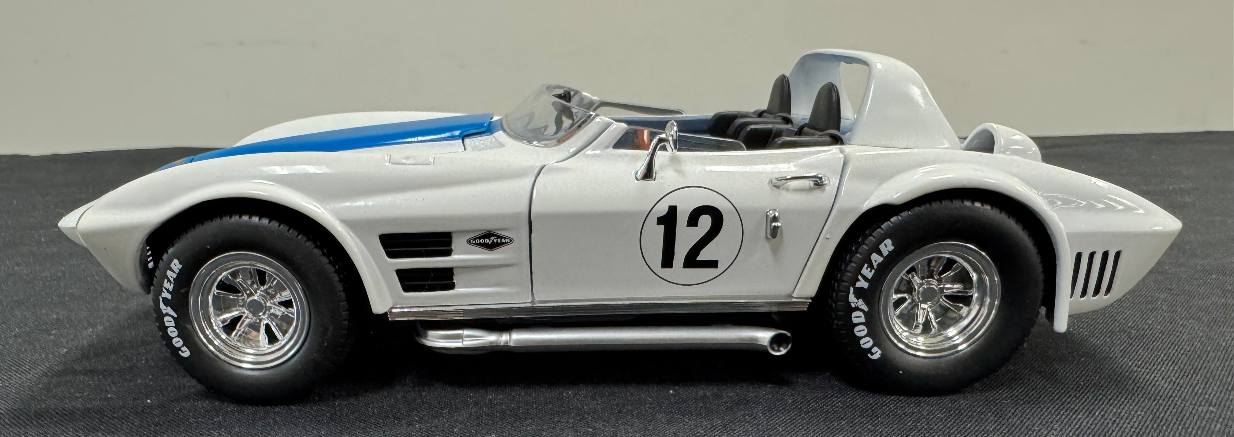 Road Signature Chevrolet Corvette Grand Sport #12 White and Blue 1/18 Diecast