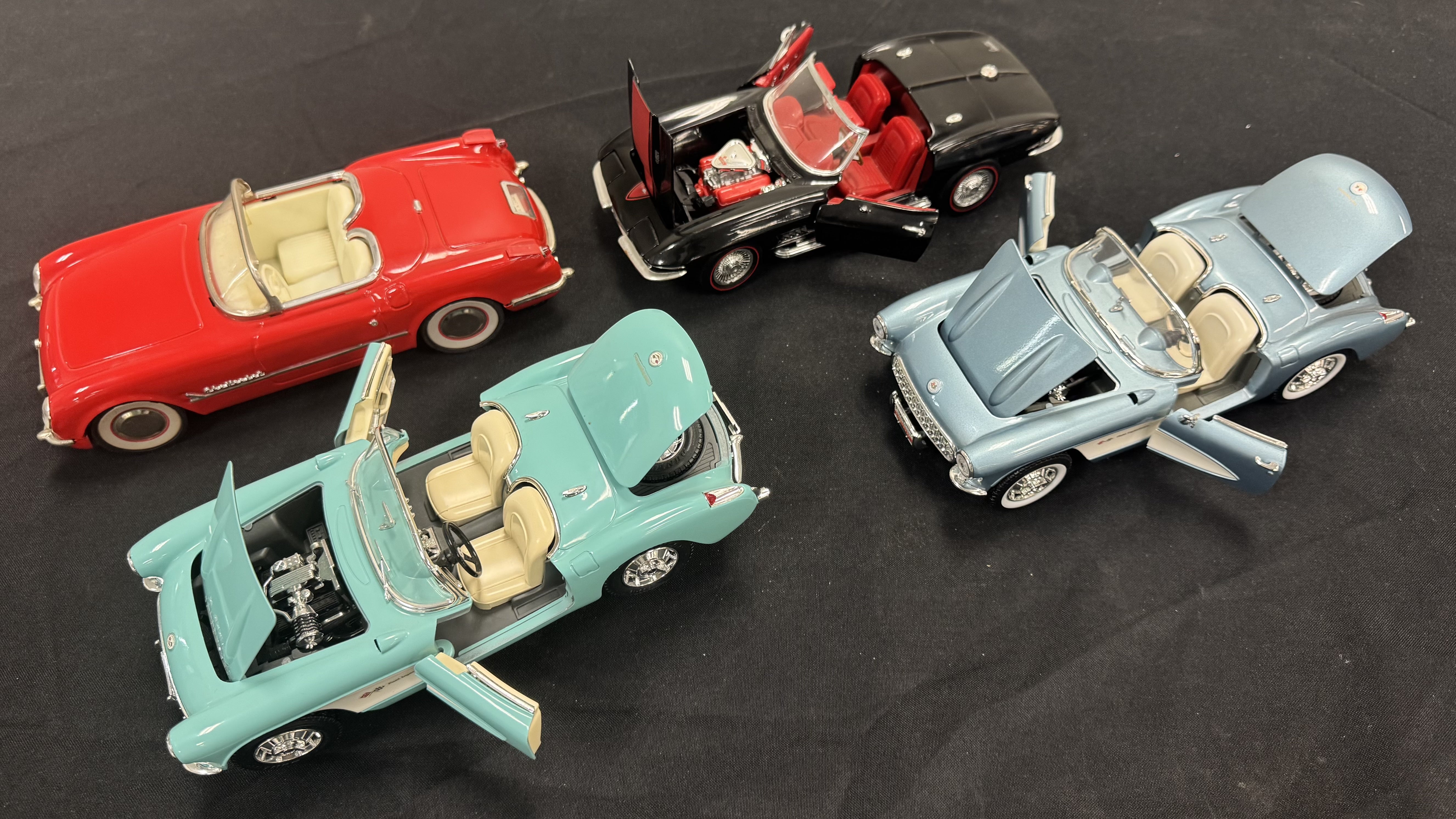 Durango/Road Signature Classic Chevrolet Corvette 1/18 Diecast Car Lot READ