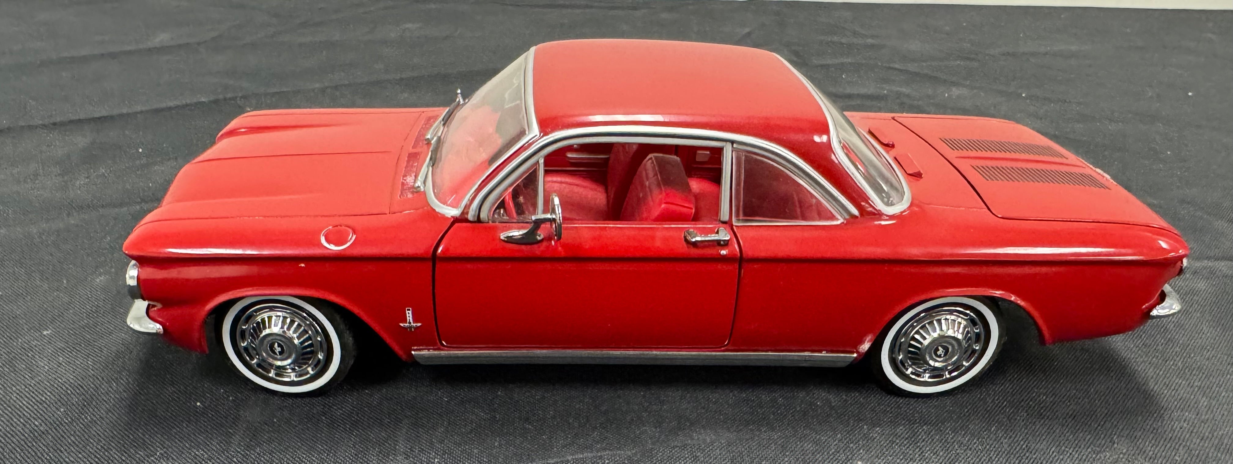 Maisto/Road Signature Chevrolet Corvair/Camaro 1/18 Diecast Car Lot