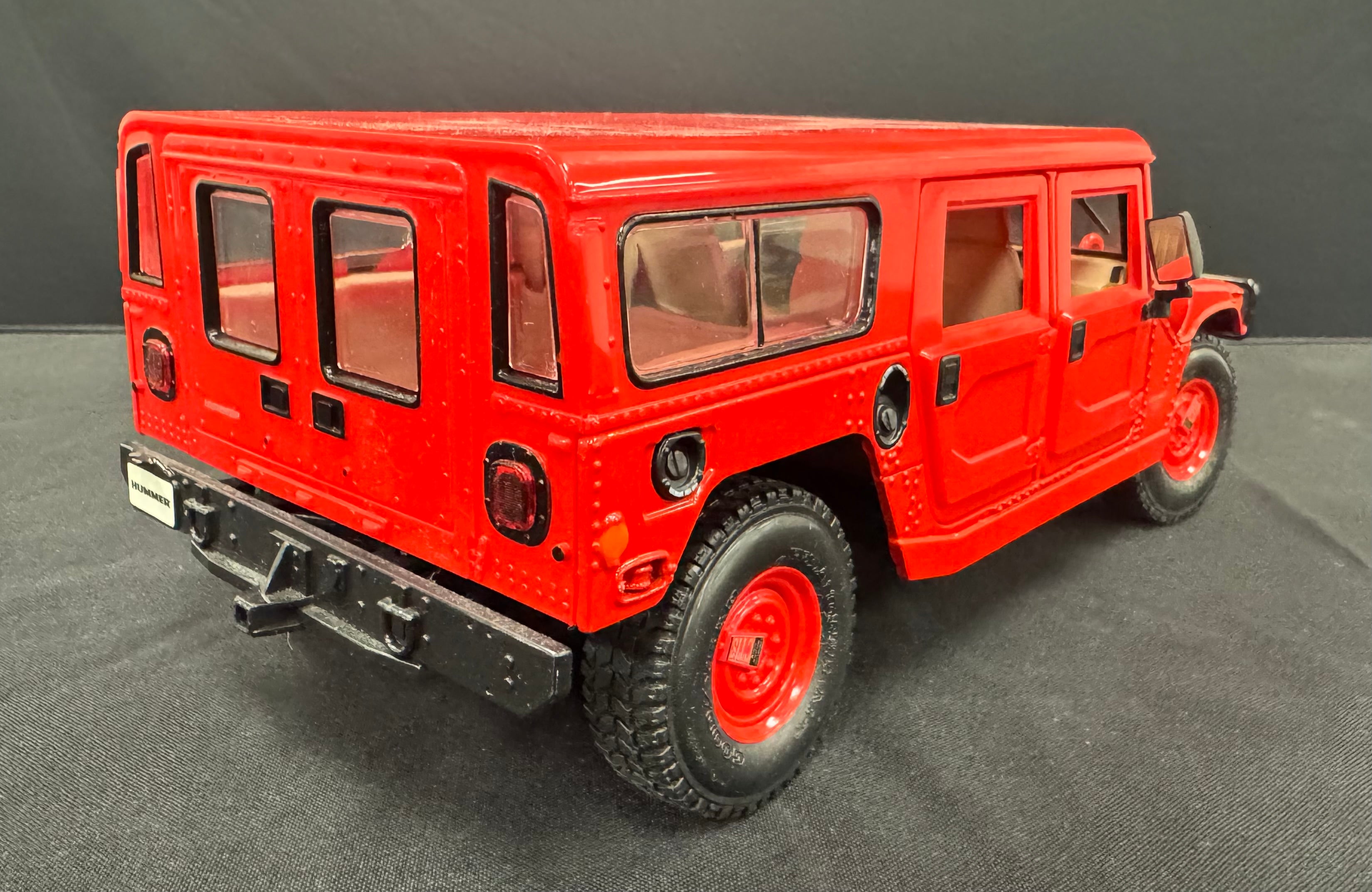 Maisto Hummer Red Limited Edition 1/18 Diecast Car