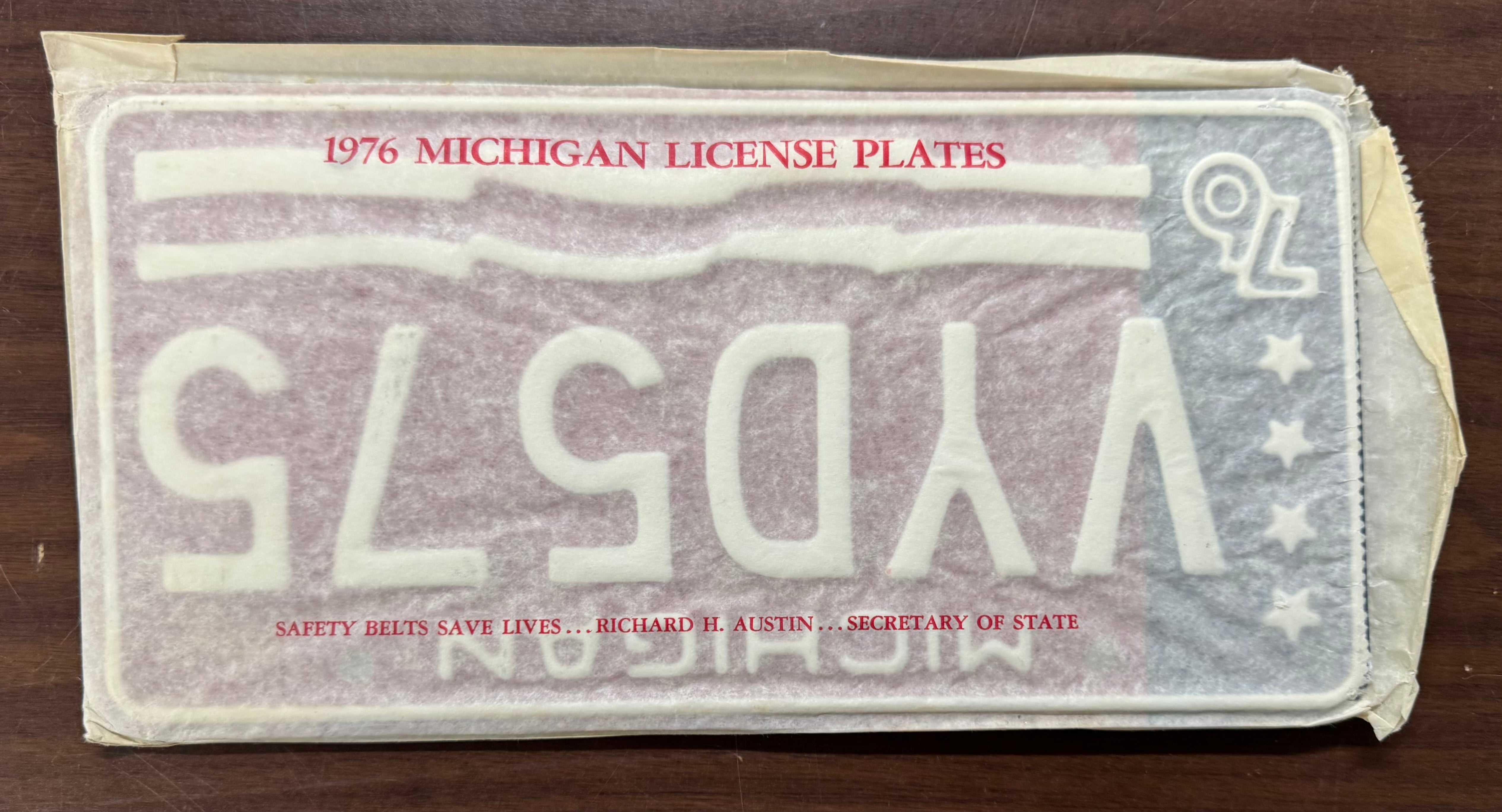 1976 State of Michigan Bicentennial License Plate Set of 2 in Sleeve
