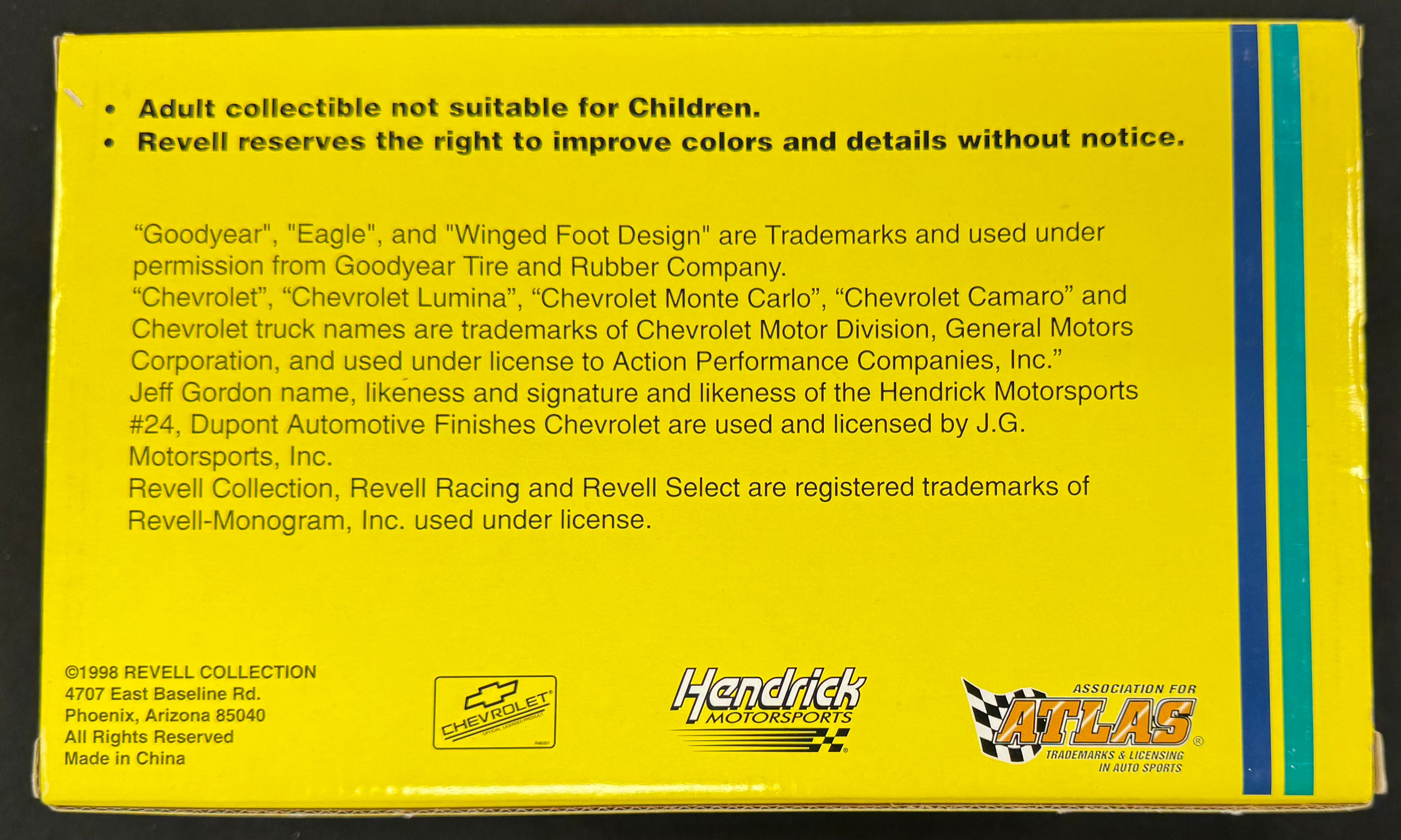 Jeff Gordon #24 Dupont Auto Finishes Revell Collection 1:24 Diecast Car /6000
