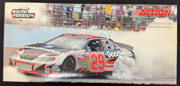 Kevin Harvick #29 GM Victory Burn-out 2003 Action Racing 1:24 Diecast Car /8352