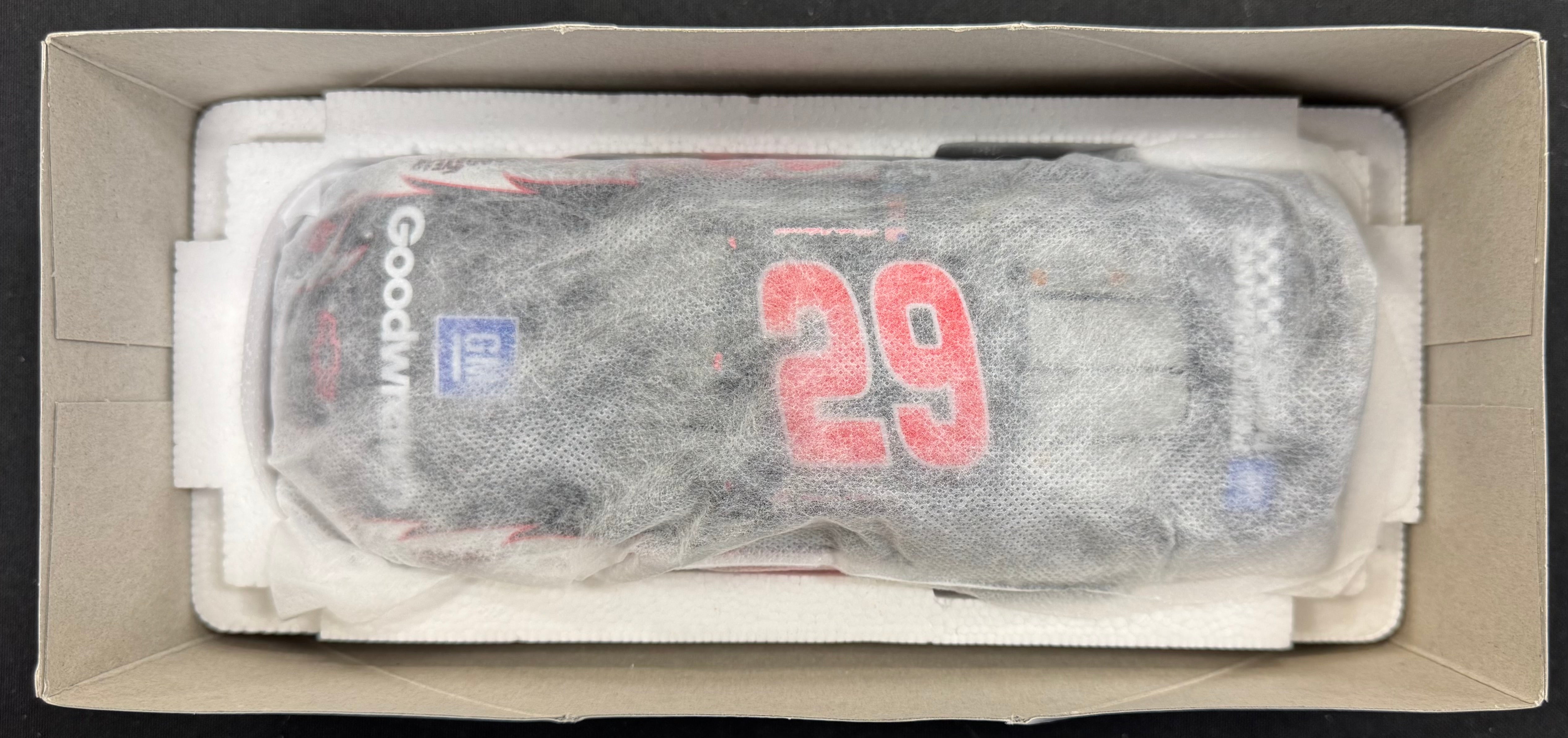 Kevin Harvick #29 GM Victory Burn-out 2003 Action Racing 1:24 Diecast Car /8352