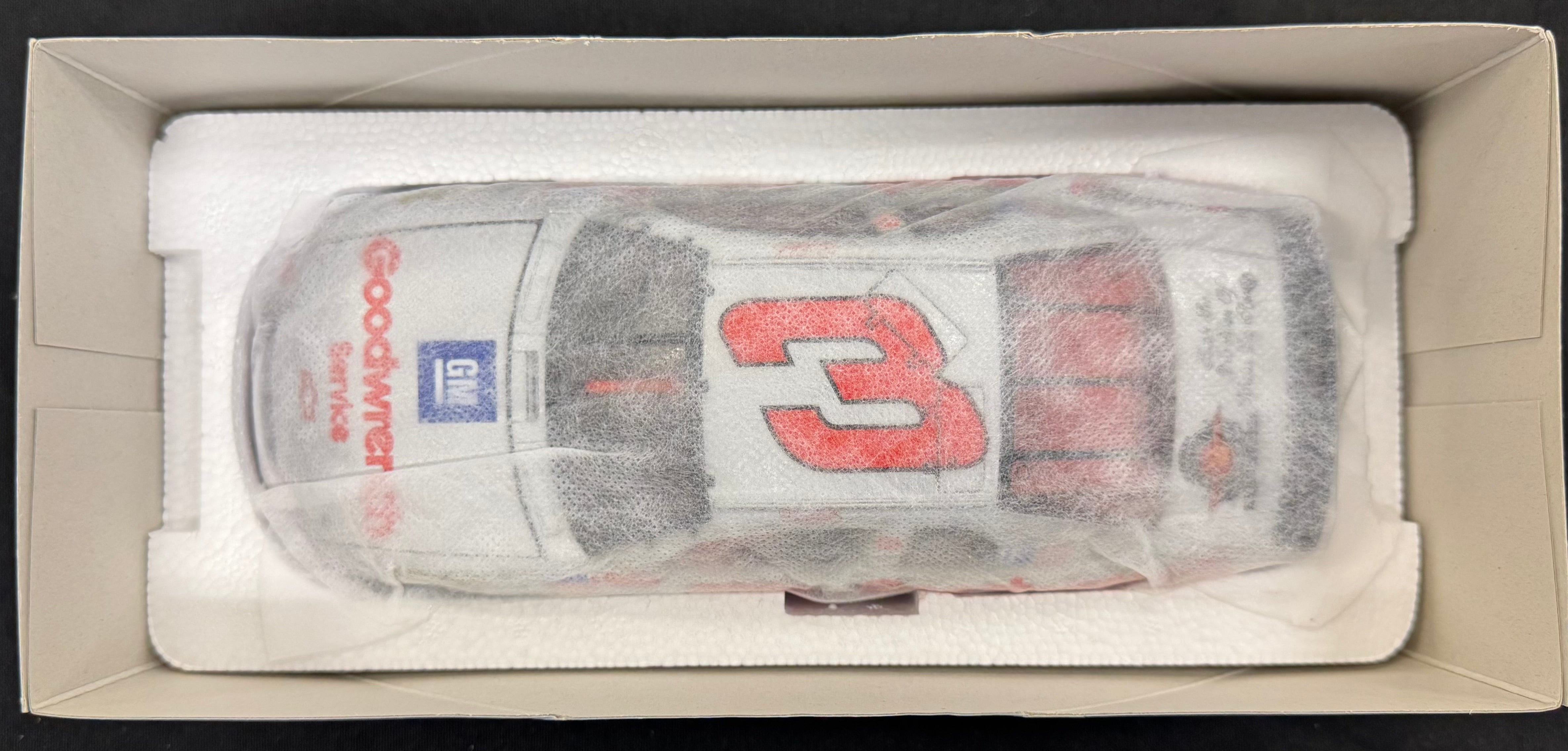 Dale Earnhardt Sr. #3 GM Silver Select 1995 Bank Action Racing 1:24 Diecast Car