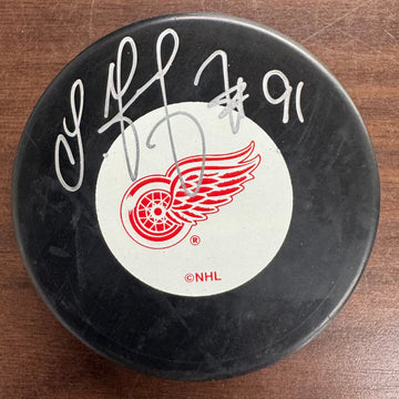 Sergei Federov Signed Autographed Puck JSA Cert