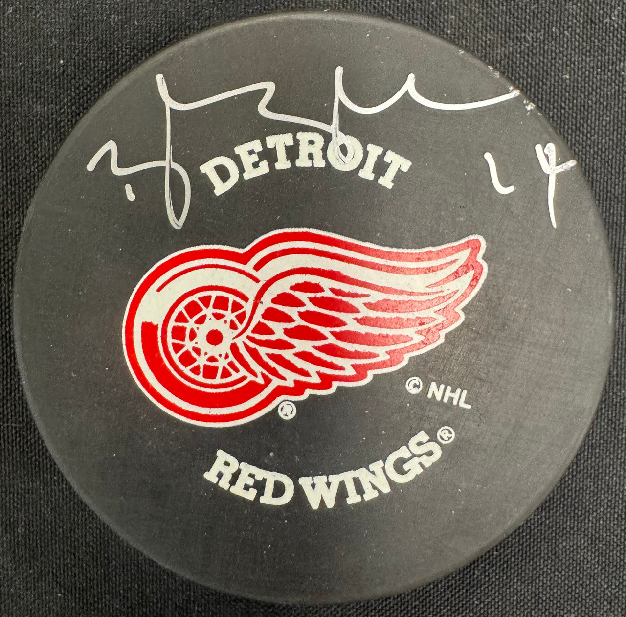 Brendan Shanahan Signed Autographed Puck JSA Cert