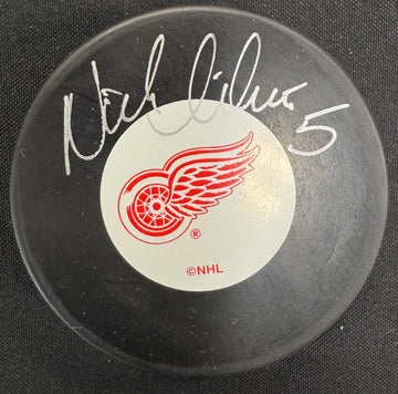 Nicklas Lidstrom Signed Autographed Puck JSA Cert