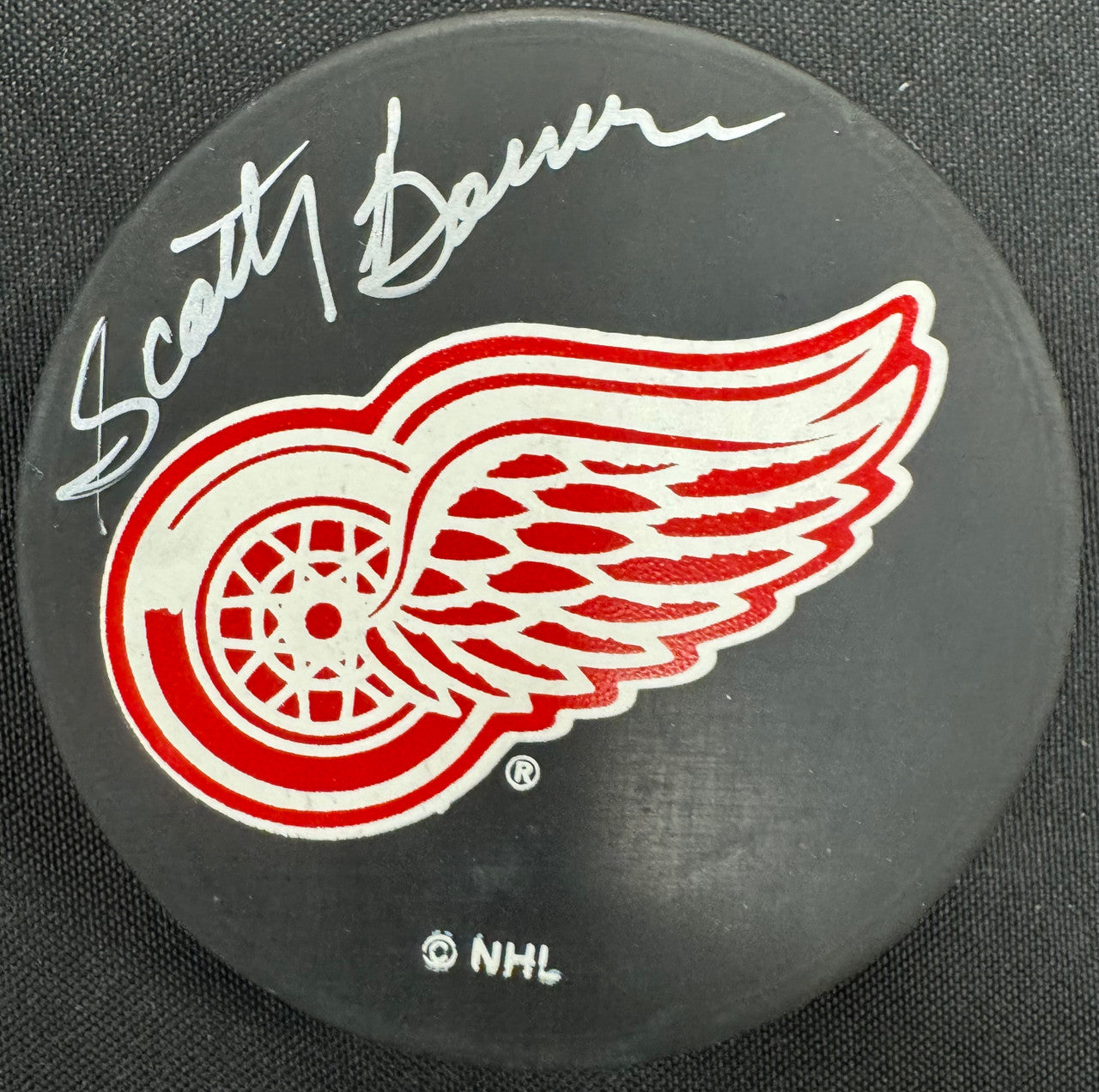 Scotty Bowman Signed Autographed Puck JSA Cert *575