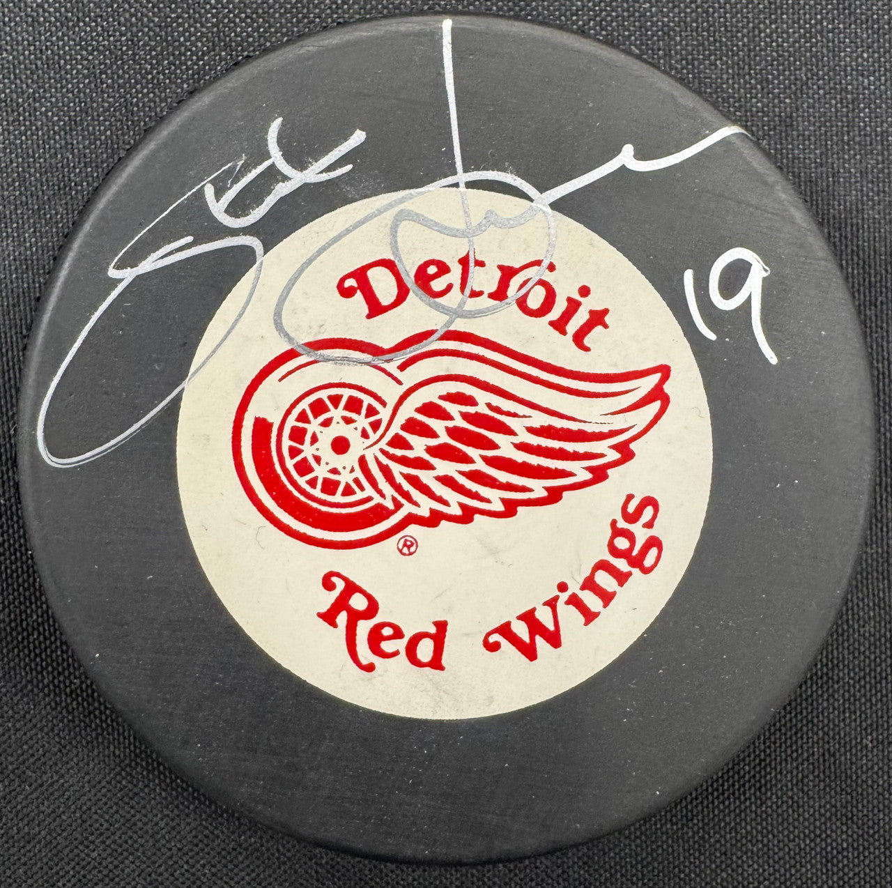 Steve Yzerman Signed Autographed Puck JSA Cert *586